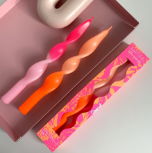 Afbeelding in Gallery-weergave laden, Candle Set Dip Dye Neon * Surfing Bondi