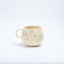 Load image into Gallery viewer, Party ball mug 250 ml. yellow